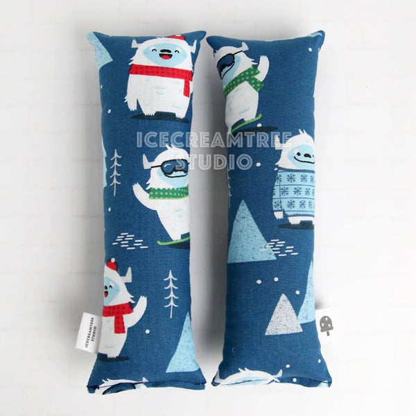 Christmas Yeti Catnip Kicker - Large Catnip Toy